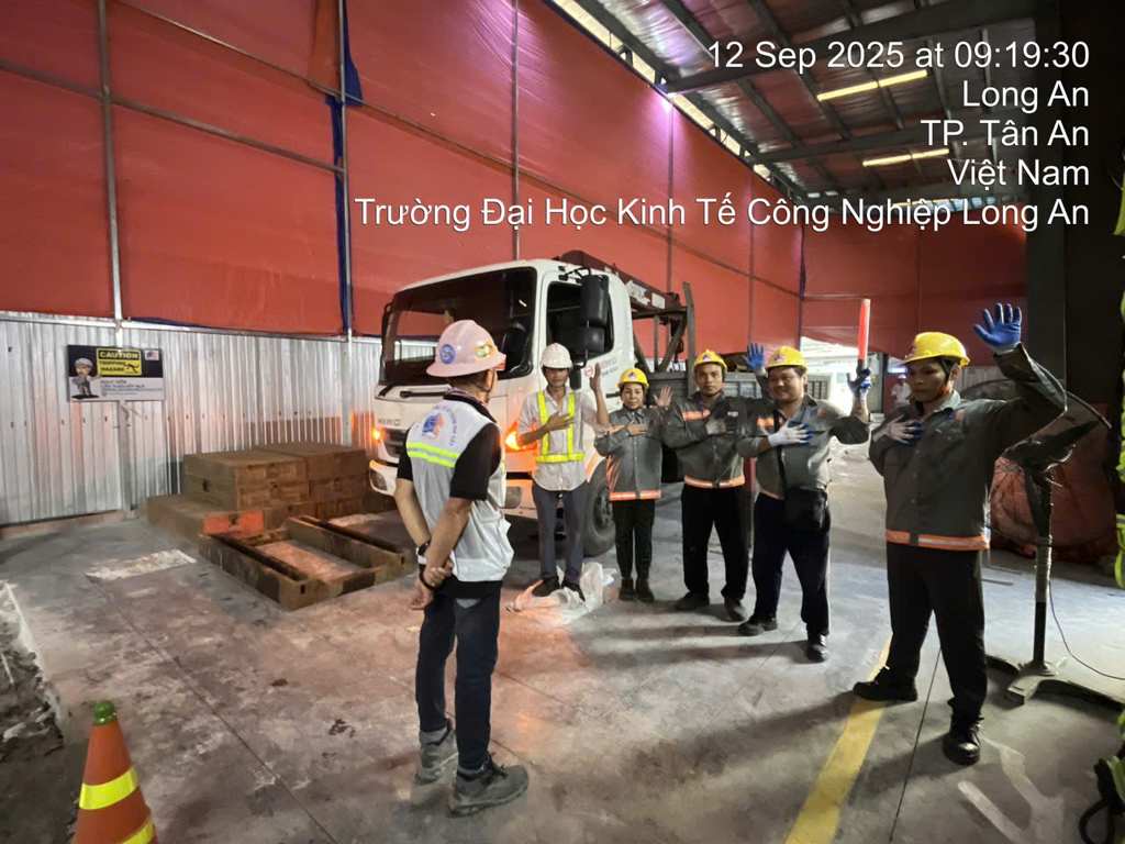 Triển khai công việc đầu ca