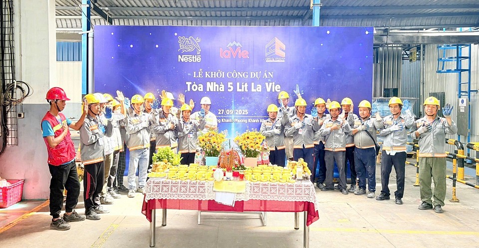 Khởi công lavie